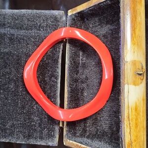 V60. Vintage Red Mod 1960s Wavvy Bangle